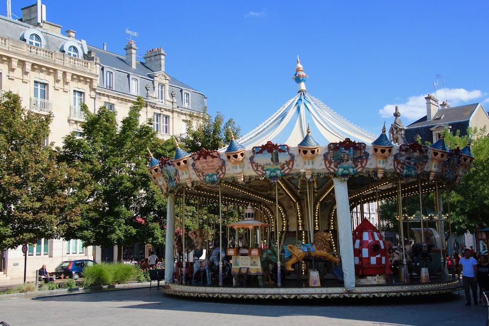 Logis Hotel Du Cirque Troyes Centre Historique Eksteriør bilde