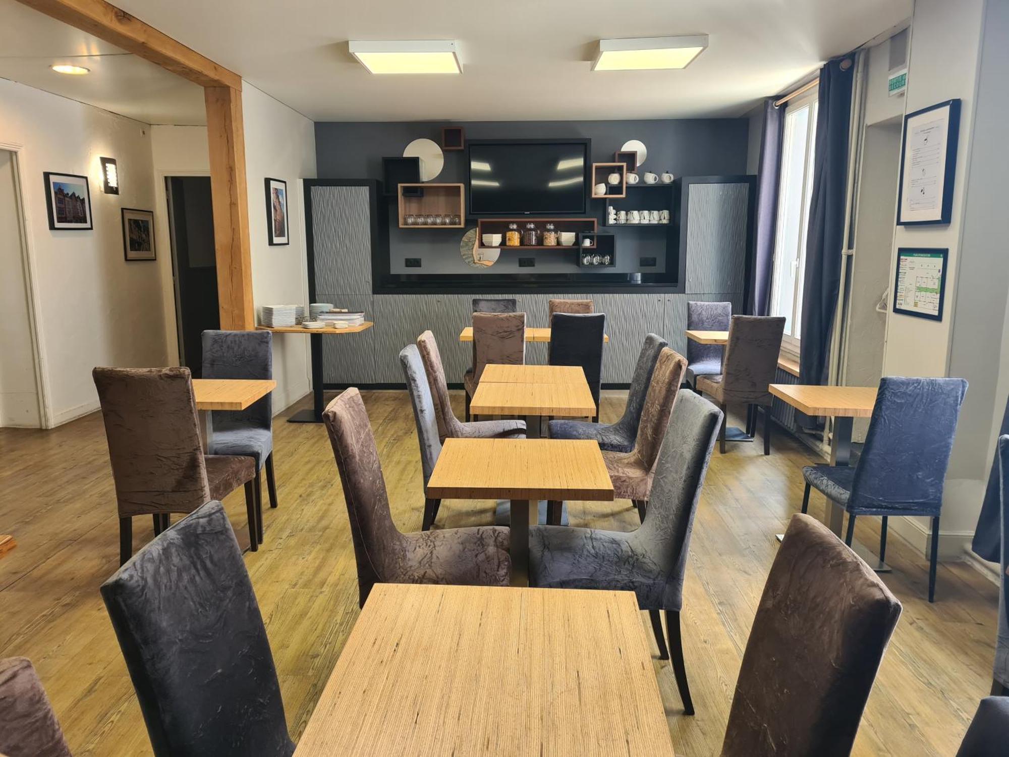 Logis Hotel Du Cirque Troyes Centre Historique Eksteriør bilde
