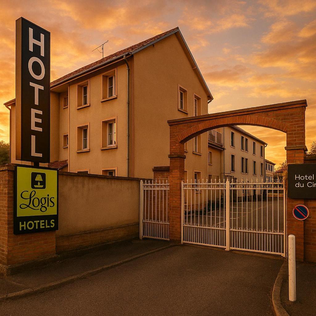 Logis Hotel Du Cirque Troyes Centre Historique Eksteriør bilde